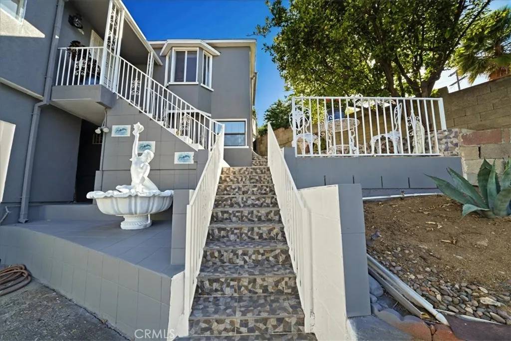 Los Angeles, CA 90041,1745 College View Place