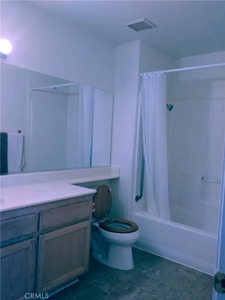 Downey, CA 90241,11410 Brookshire #316