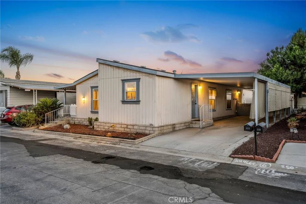 Menifee, CA 92586,27701 Murrieta #111