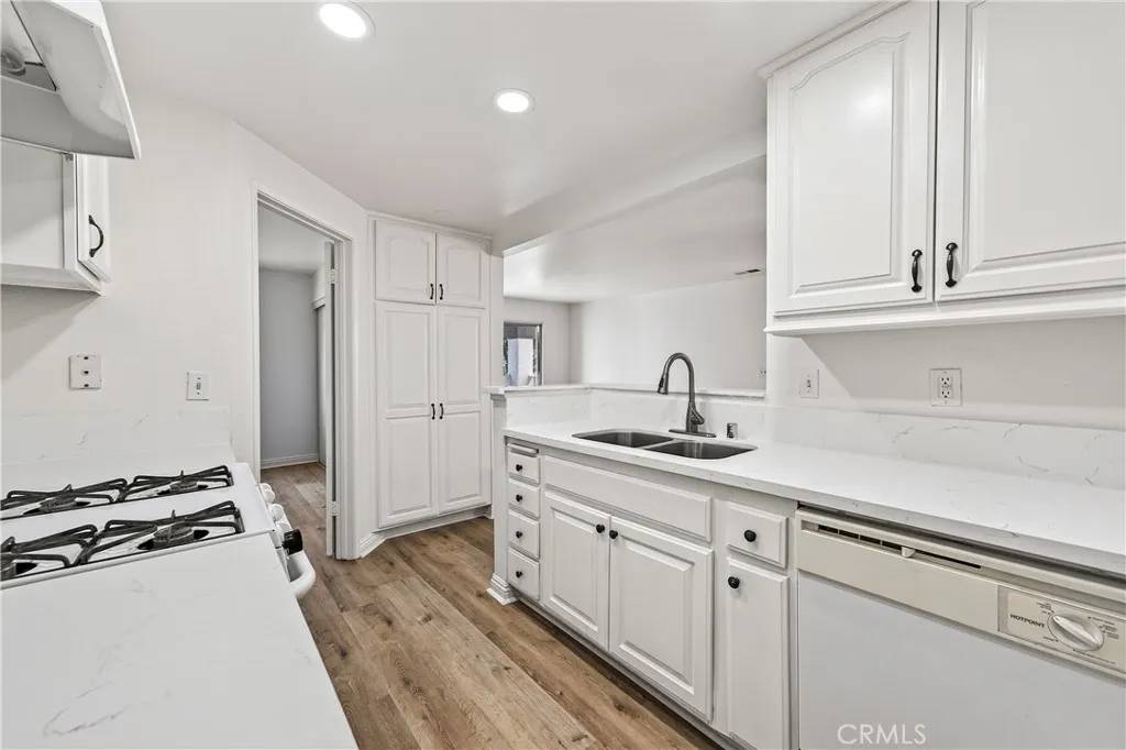 Lake Elsinore, CA 92530,16377 Lakeshore #2C