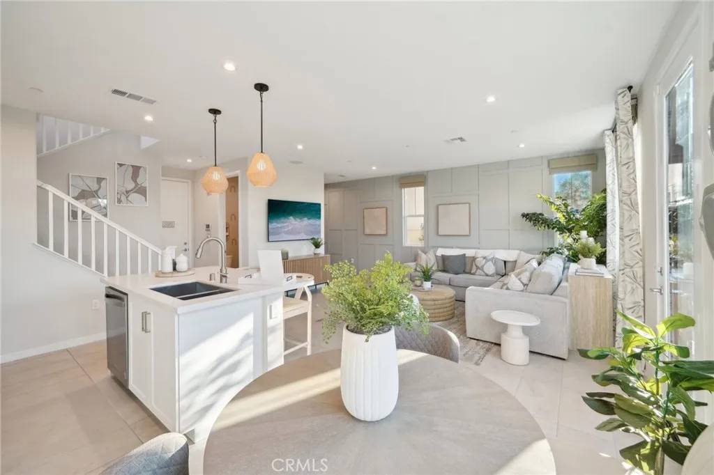 Fontana, CA 92336,16074 Esparza Lane