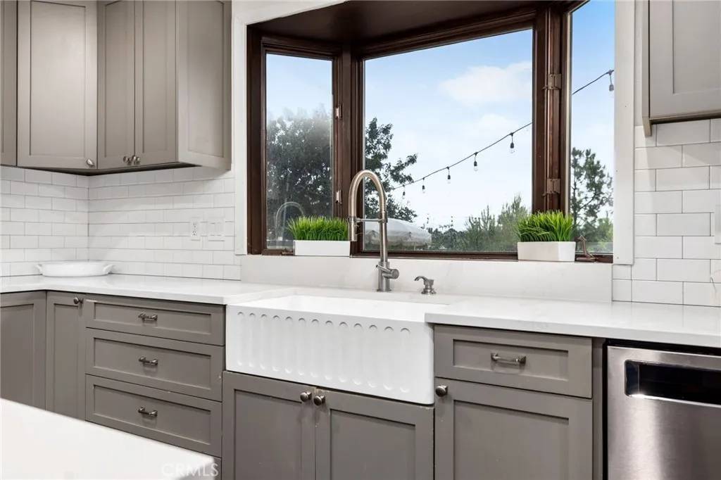 Fallbrook, CA 92028,2607 Alta Vista