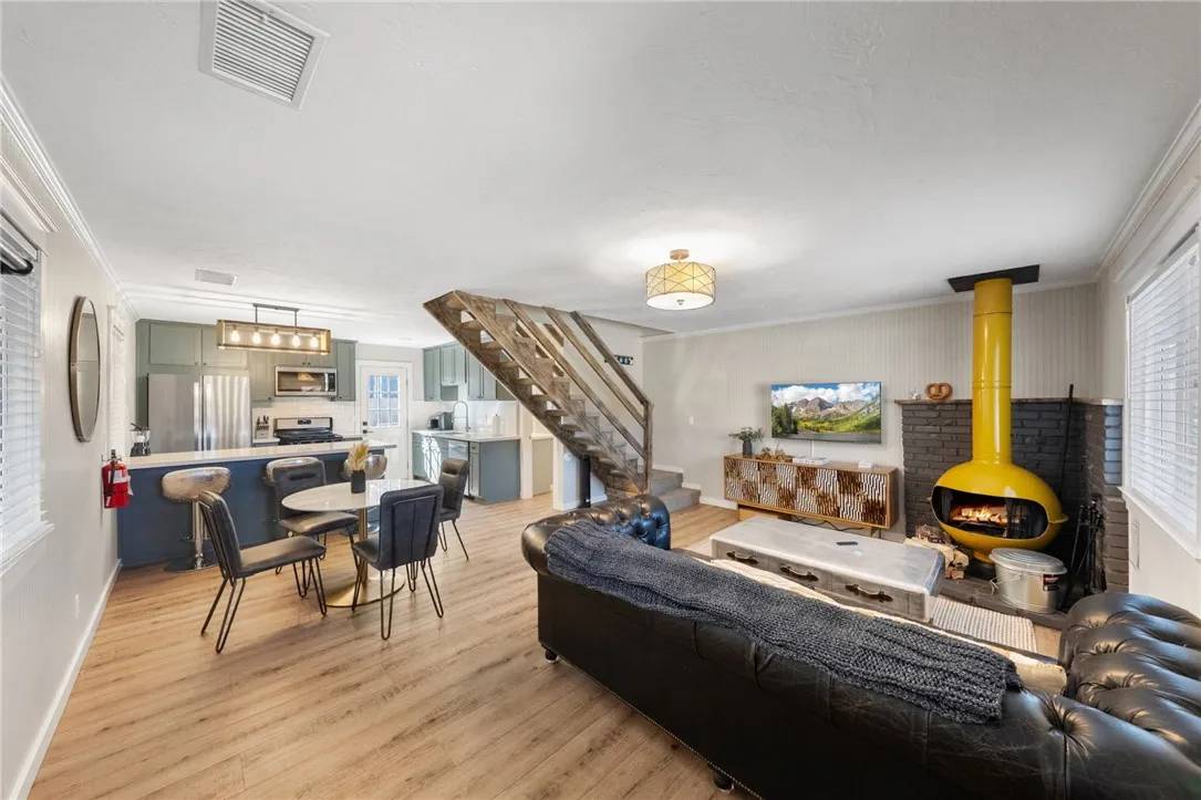 Big Bear Lake, CA 92315,42539 Falcon