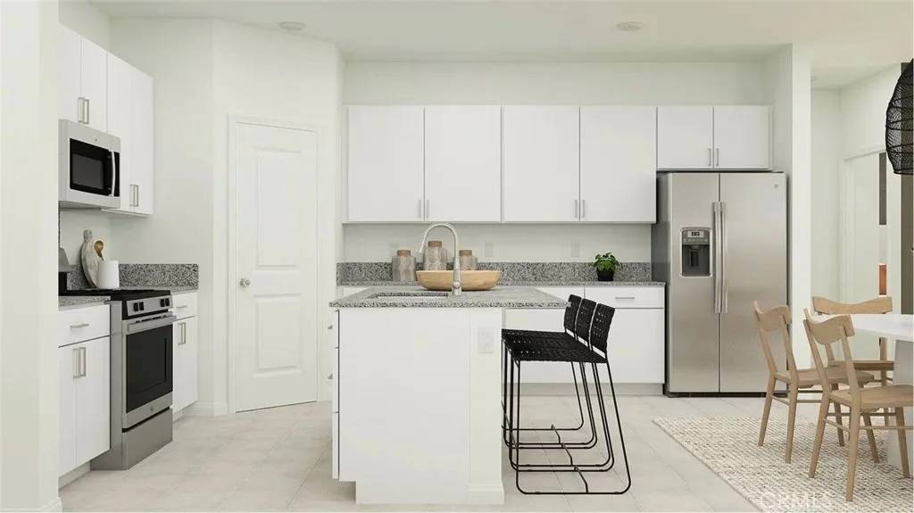 Hesperia, CA 92345,6432 Tempest Road