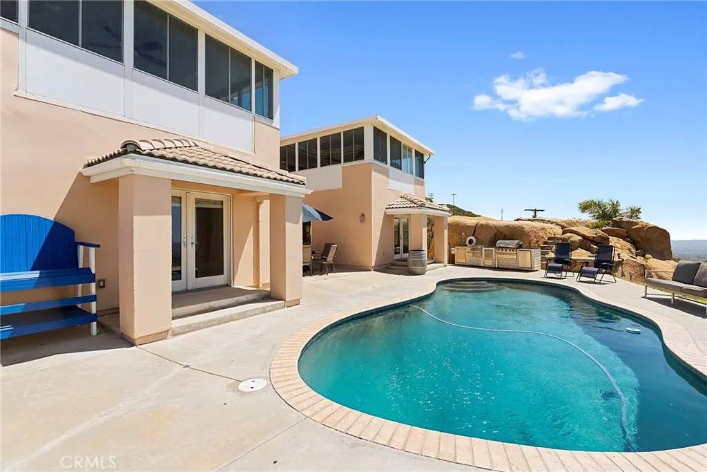 Ramona, CA 92065,15471 Green Valley Truck