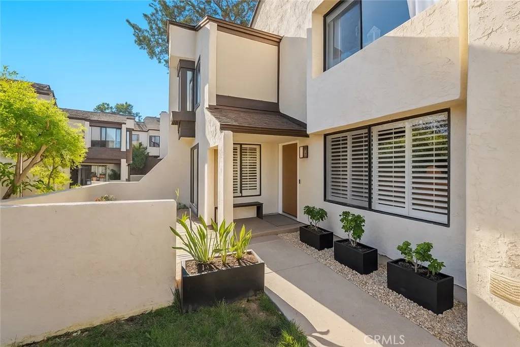 Bonita, CA 91902,3020 Plaza Lorenzo