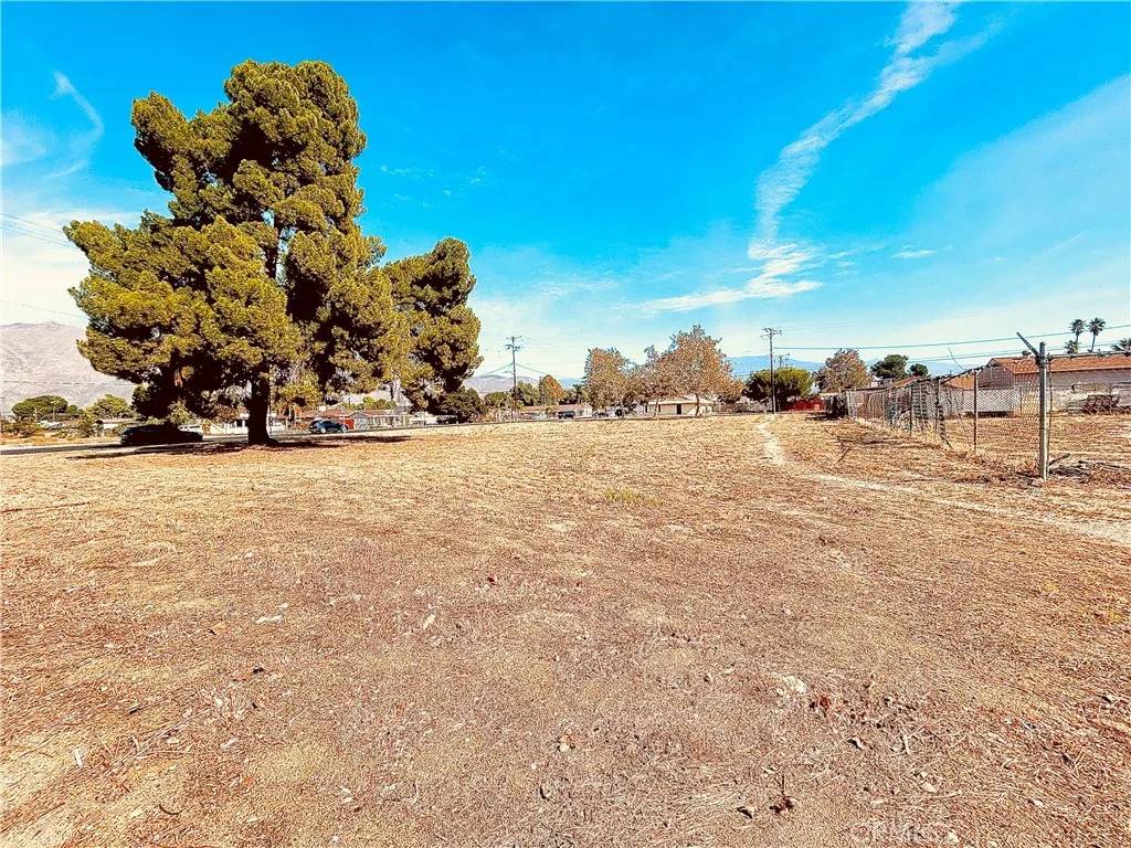 San Jacinto, CA 92583,467 S Hewitt