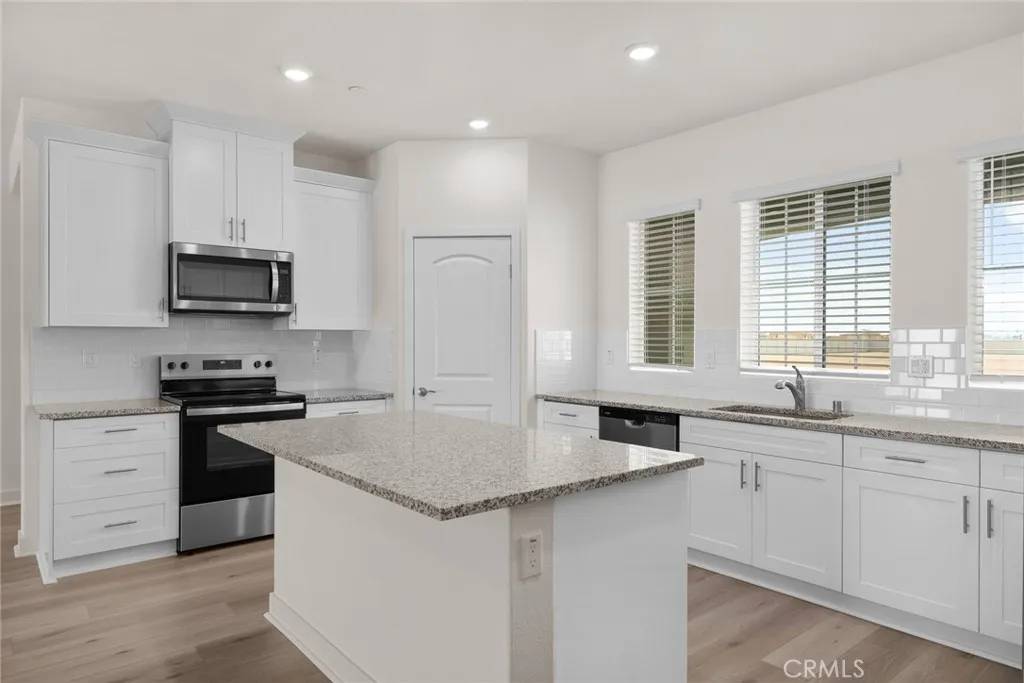 Apple Valley, CA 92307,14892 White Sage