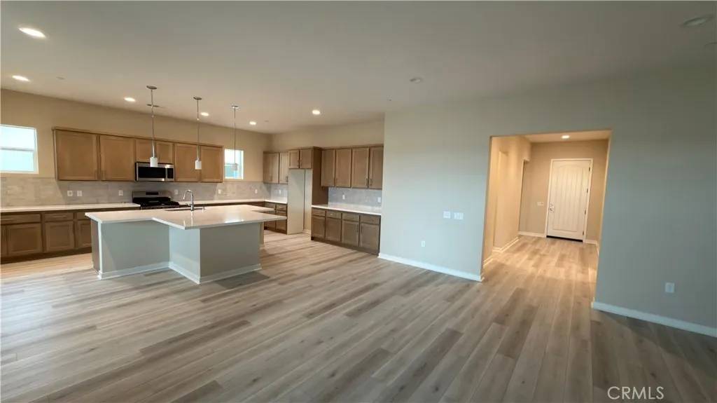 Hesperia, CA 92345,6438 Castle Crags Avenue