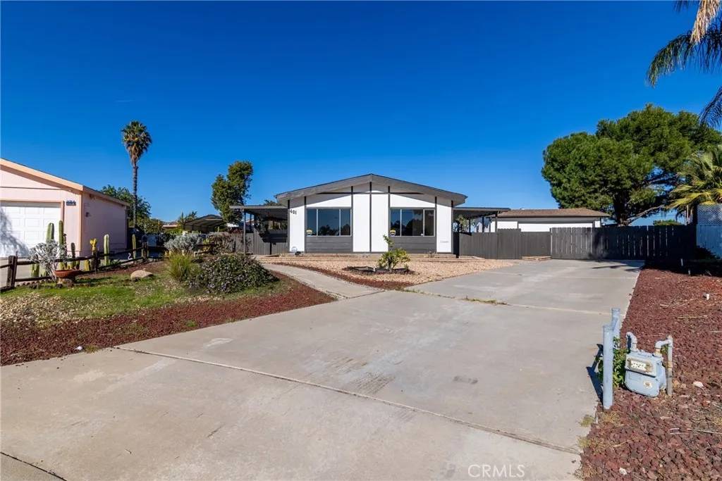 Perris, CA 92570,401 Coral Hills