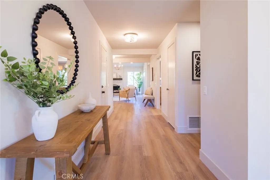 Mission Viejo, CA 92692,23582 Villena