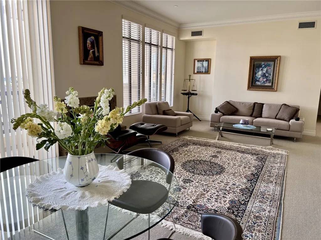 Los Angeles, CA 90049,11847 Gorham Avenue #403