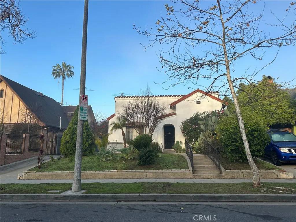 Los Angeles, CA 90046,733 N Sierra Bonita Avenue