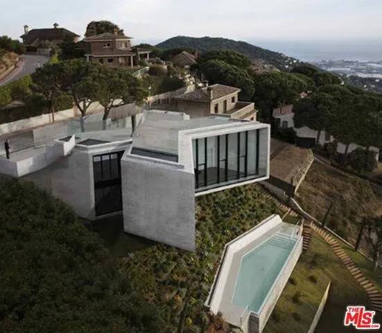 Los Angeles, CA 90068,6428 W Rodgerton