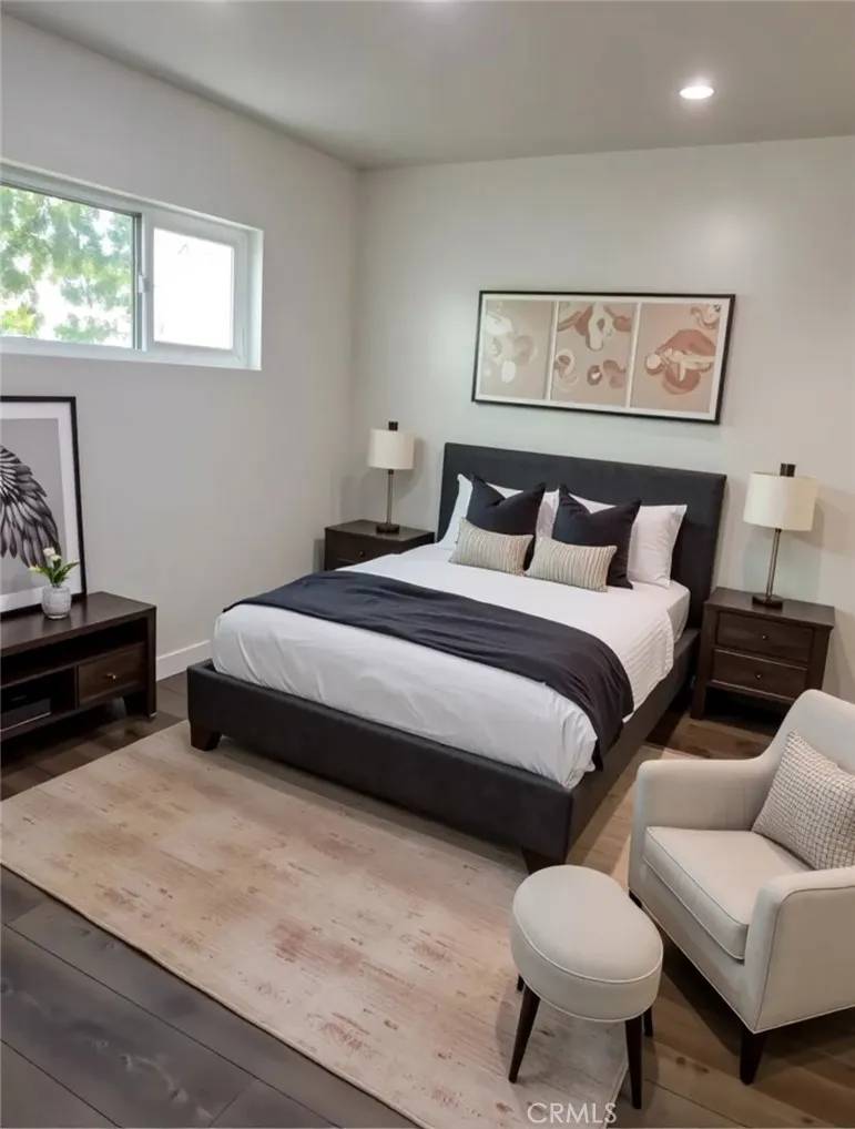 Los Angeles, CA 90004,121 S Oxford Avenue