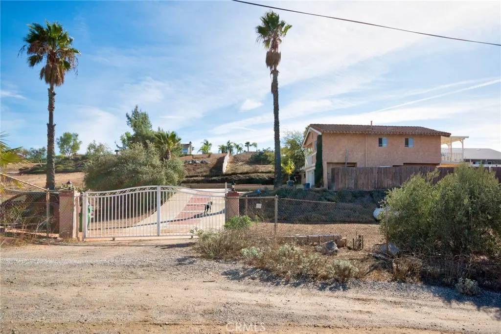 Riverside, CA 92503,12285 Road Runner