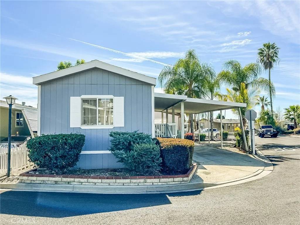 La Verne, CA 91750,2755 Arrow #74