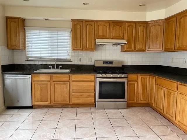 Walnut, CA 91789,125 Avenida Grulla
