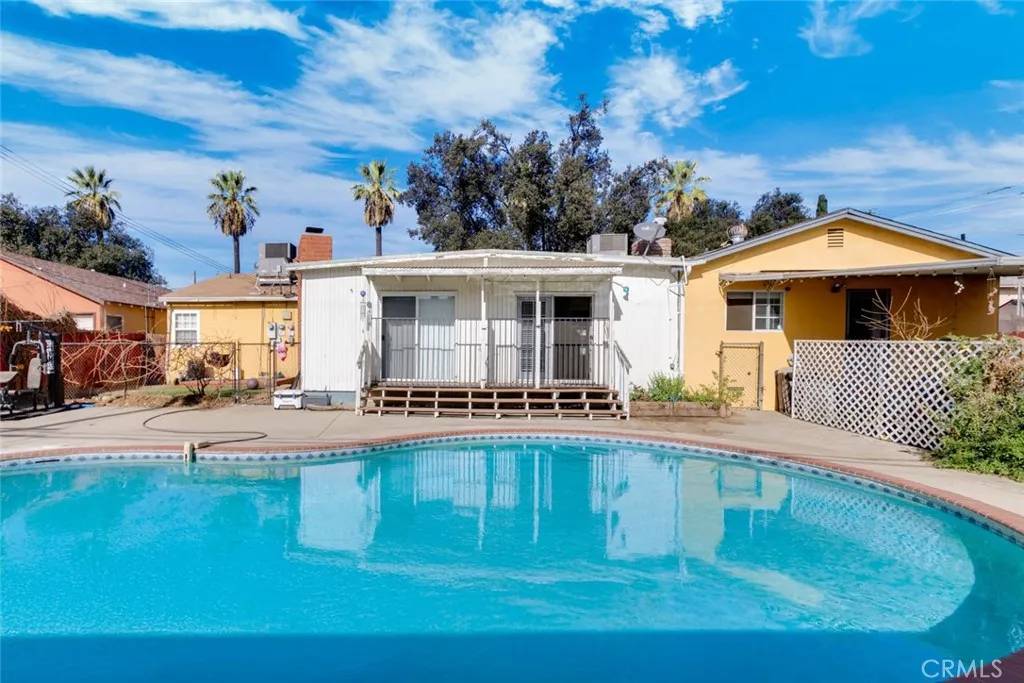 Covina, CA 91723,270 E Puente Street