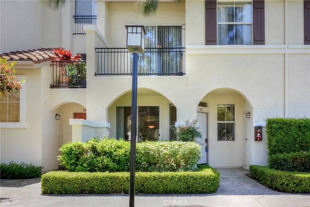 Irvine, CA 92618,803 Maplewood