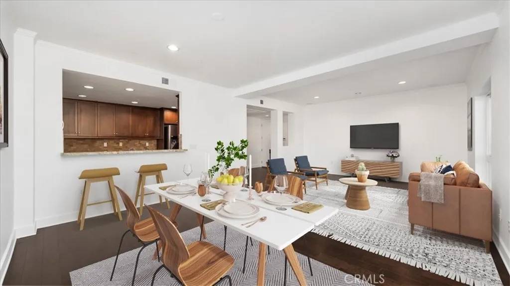 Studio City, CA 91604,13004 Valleyheart Drive #205