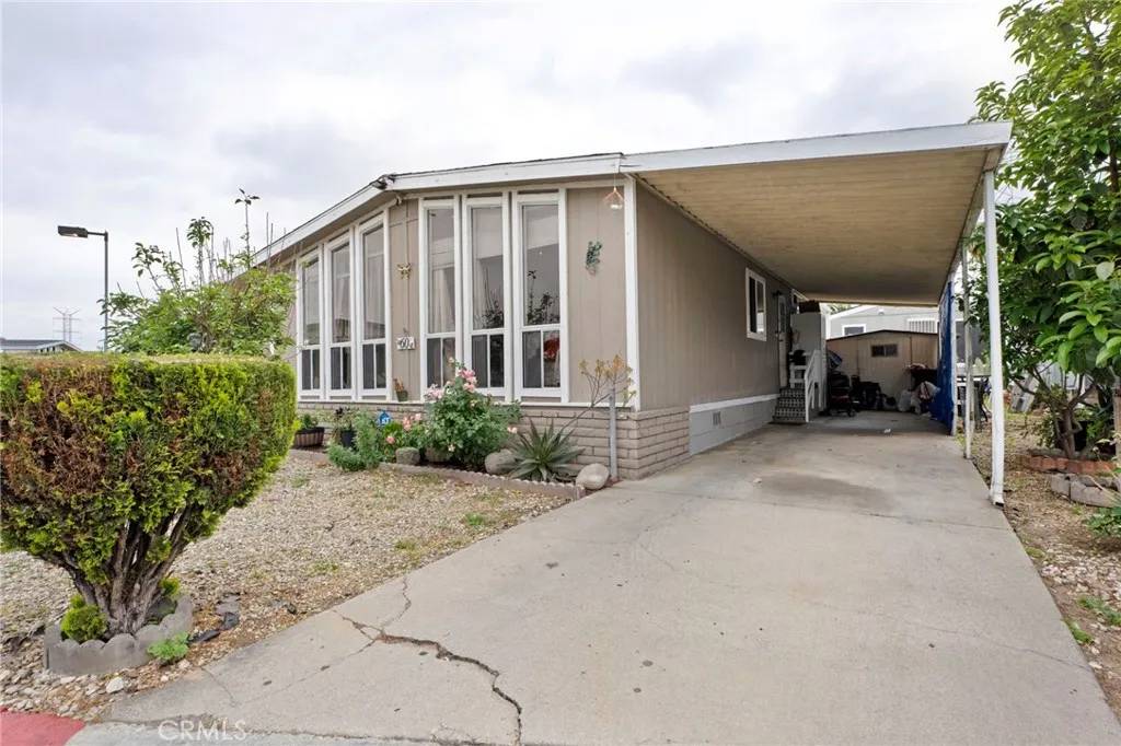 Pico Rivera, CA 90660,4139 Paramount #60