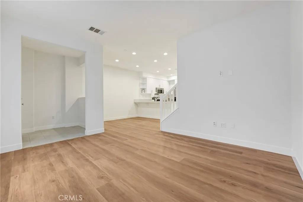 Pasadena, CA 91106,281 N Mar Vista Avenue #23