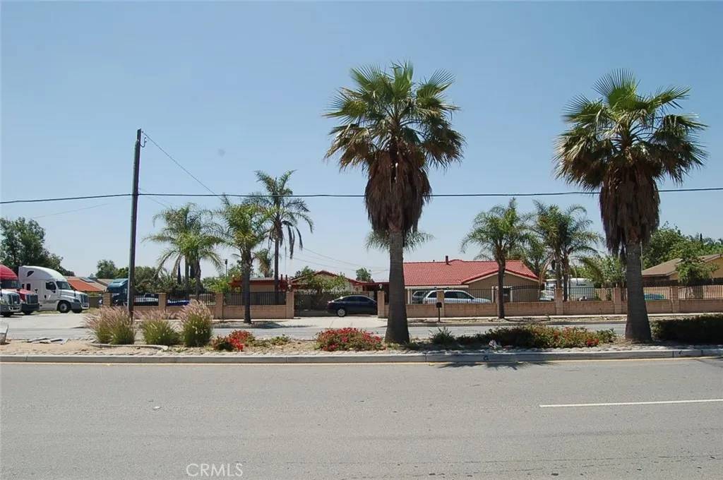 Fontana, CA 92336,17405 Baseline Avenue