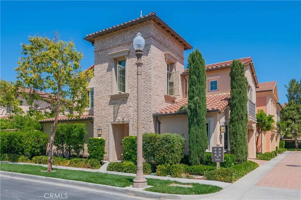 Irvine, CA 92618,43 Lupari
