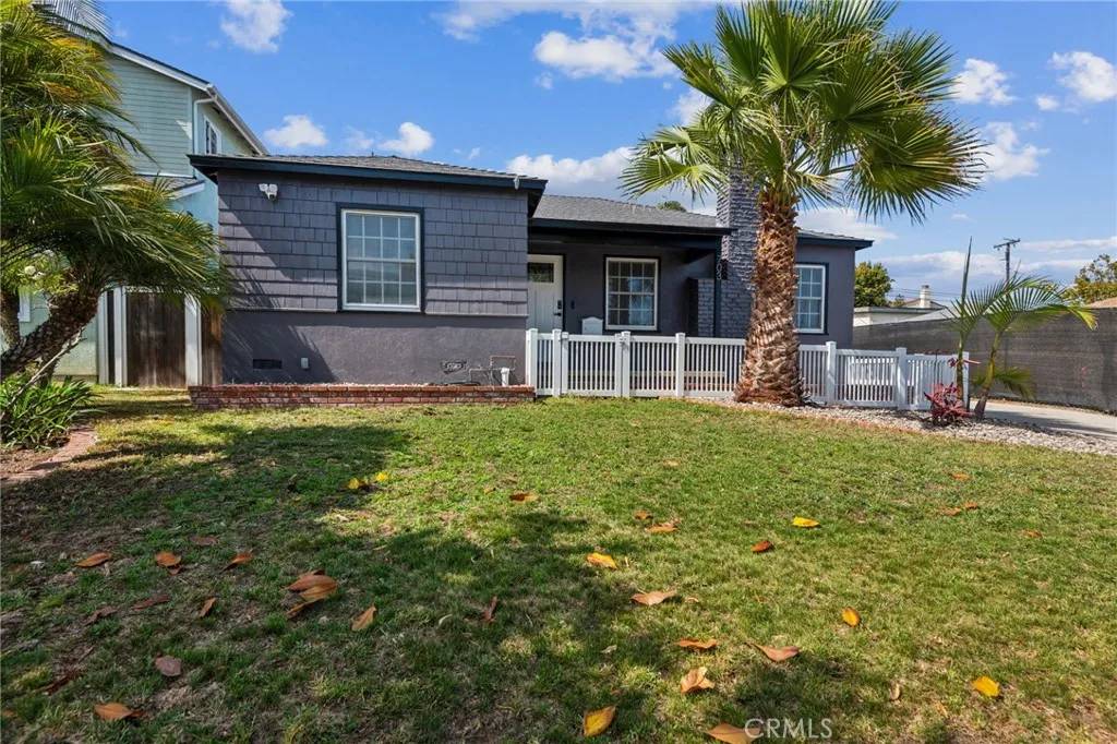 Redondo Beach, CA 90277,703 Avenue D