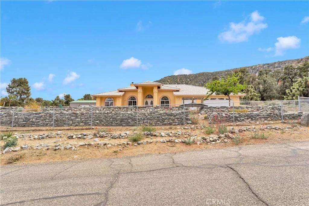Wrightwood, CA 92397,1679 Desert Front Road