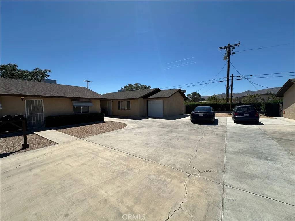 Joshua Tree, CA 92252,61959 Plaza Road