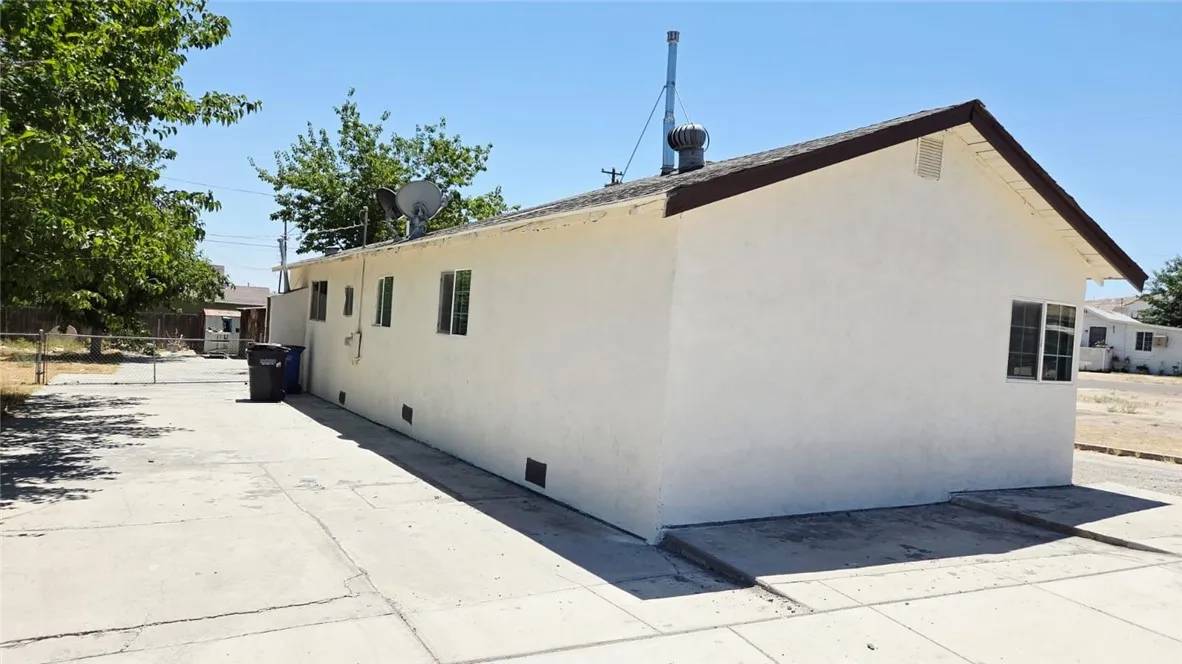 Taft, CA 93268,322 S 8th Street