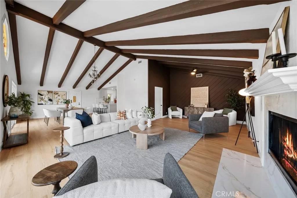 Los Angeles, CA 90068,2838 Lambert Drive