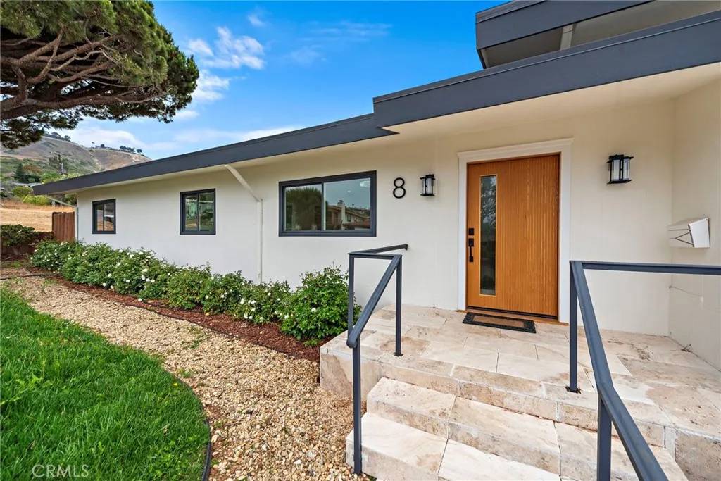 Rancho Palos Verdes, CA 90275,8 Clipper Road