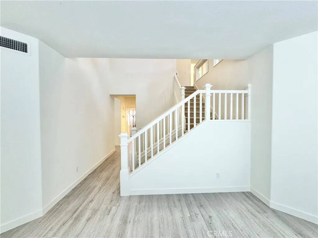 Irvine, CA 92620,9 Green hollow