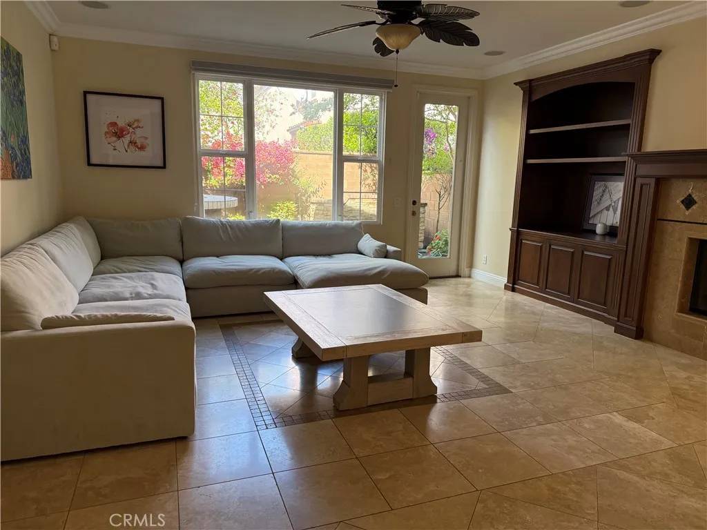 Irvine, CA 92620,31 Grape Arbor