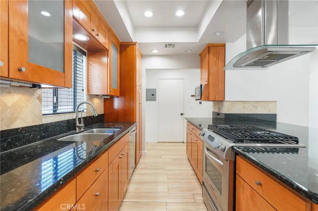 Santa Monica, CA 90404,3208 Colorado Avenue #3