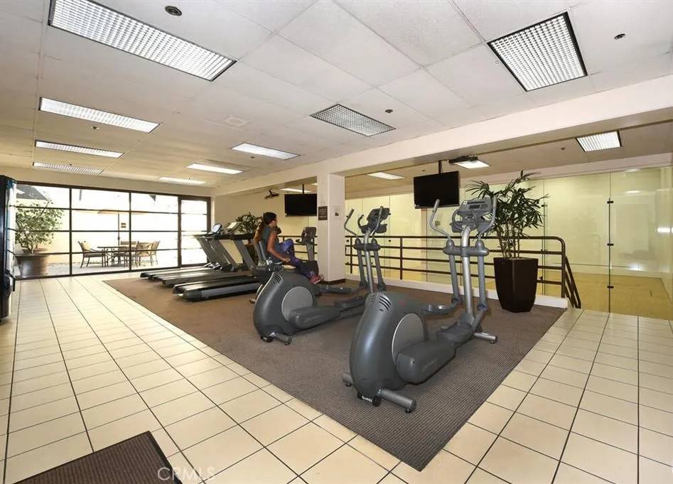 Los Angeles, CA 90015,600 W 9th Street #515