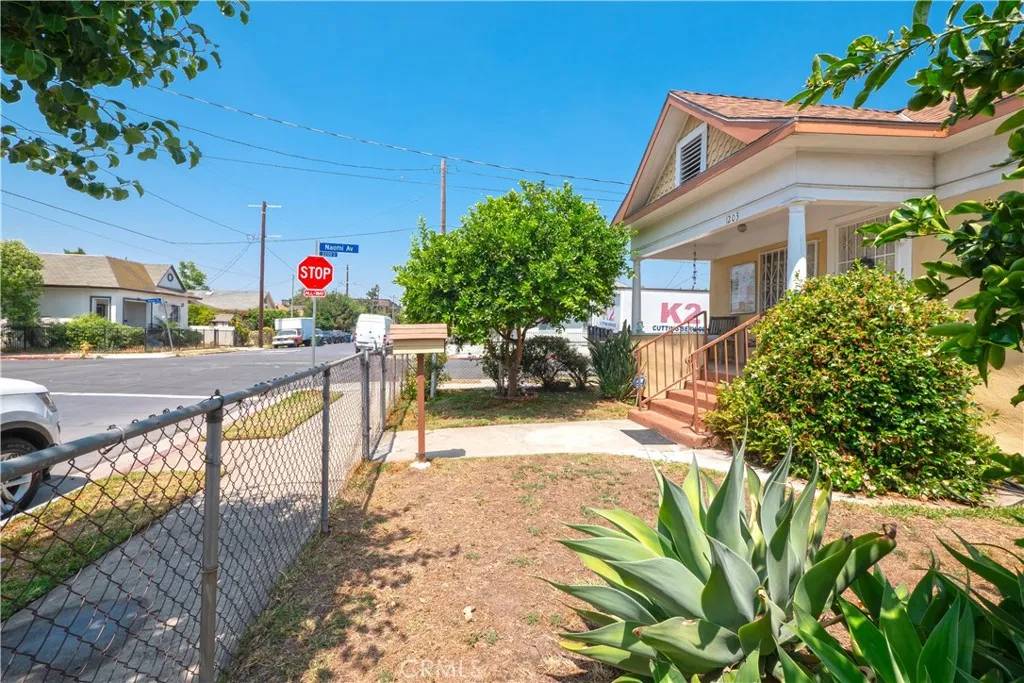 Los Angeles, CA 90011,1203 E 33rd Street