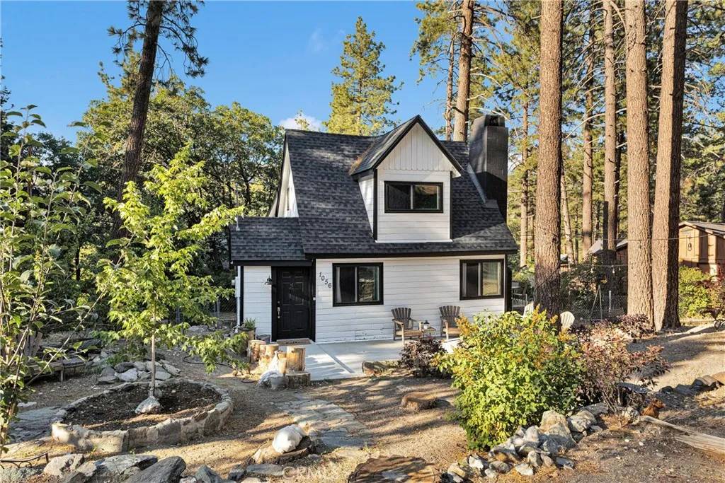 Wrightwood, CA 92397,1056 Eagle Road