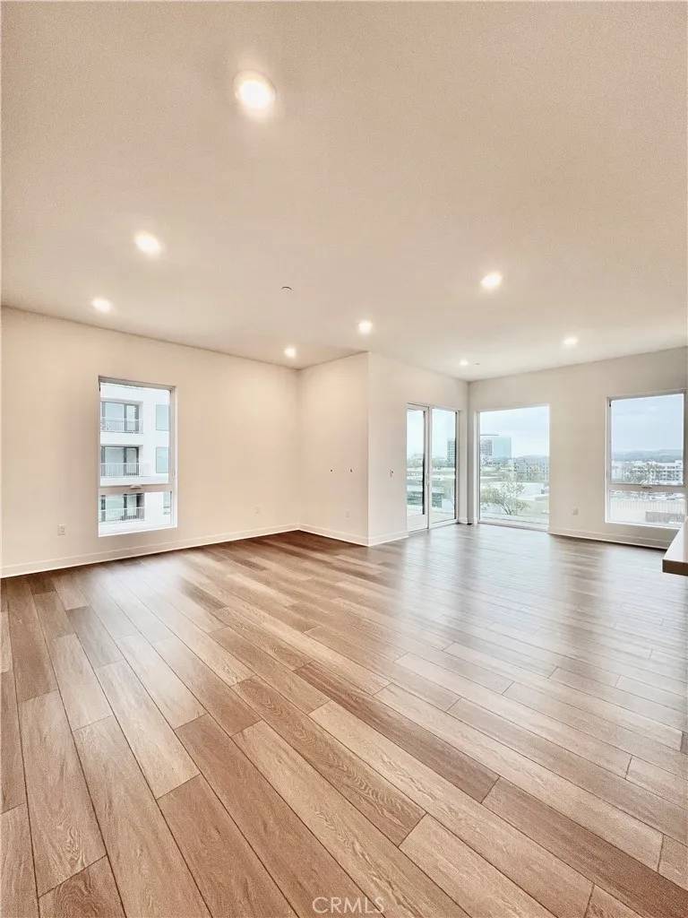 Irvine, CA 92612,2512 Rivington