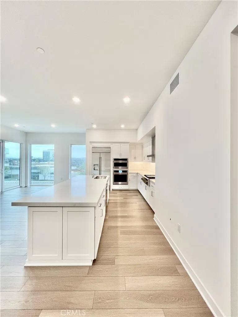 Irvine, CA 92612,2512 Rivington