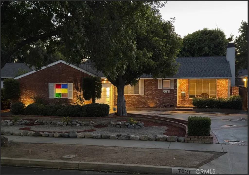 Lake Balboa, CA 91406,7021 Shoshone Avenue