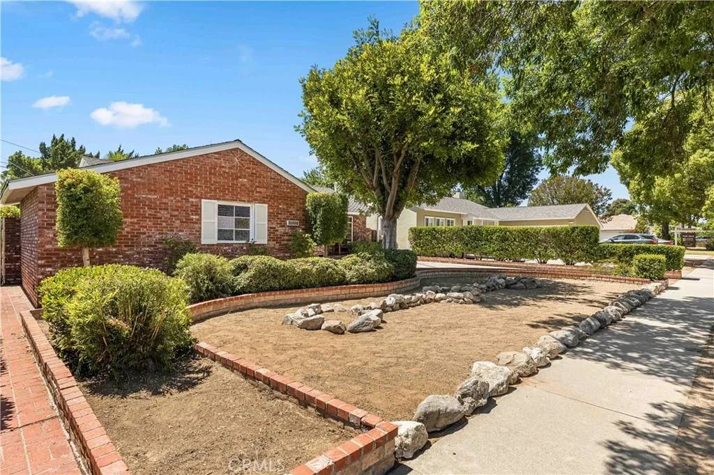 Lake Balboa, CA 91406,7021 Shoshone Avenue