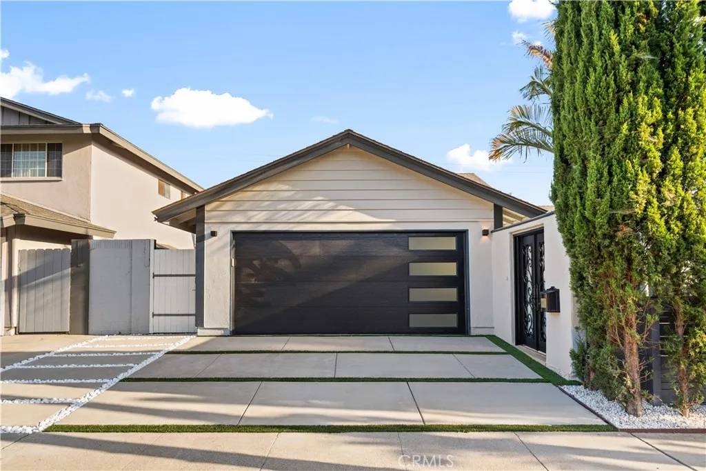 Costa Mesa, CA 92626,553 Sturgeon Drive