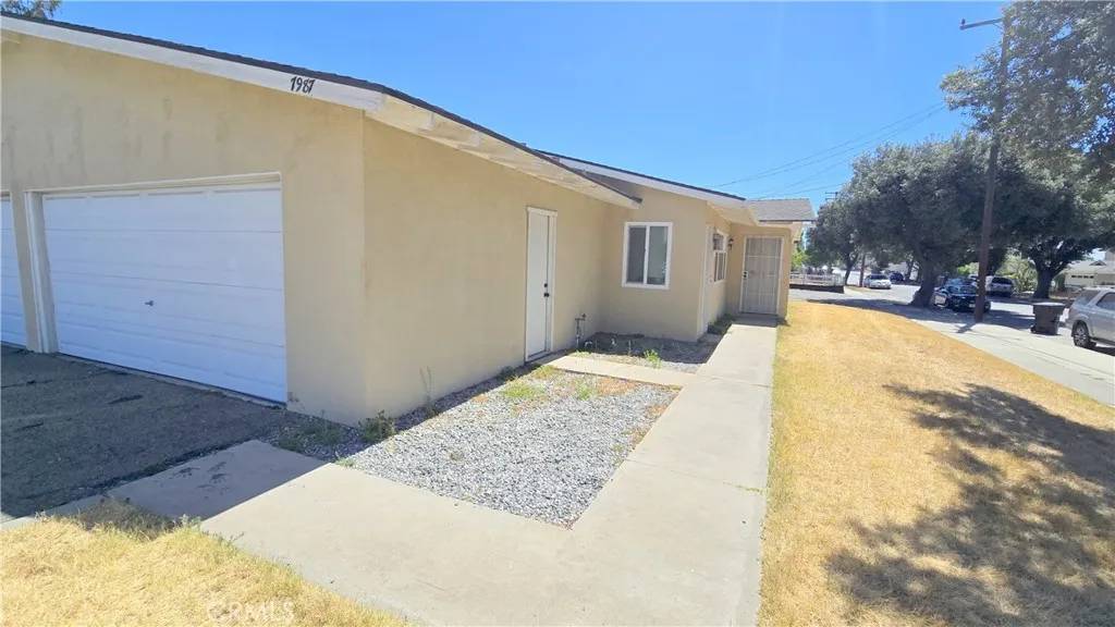 Fontana, CA 92336,7987 Bennett Avenue #A