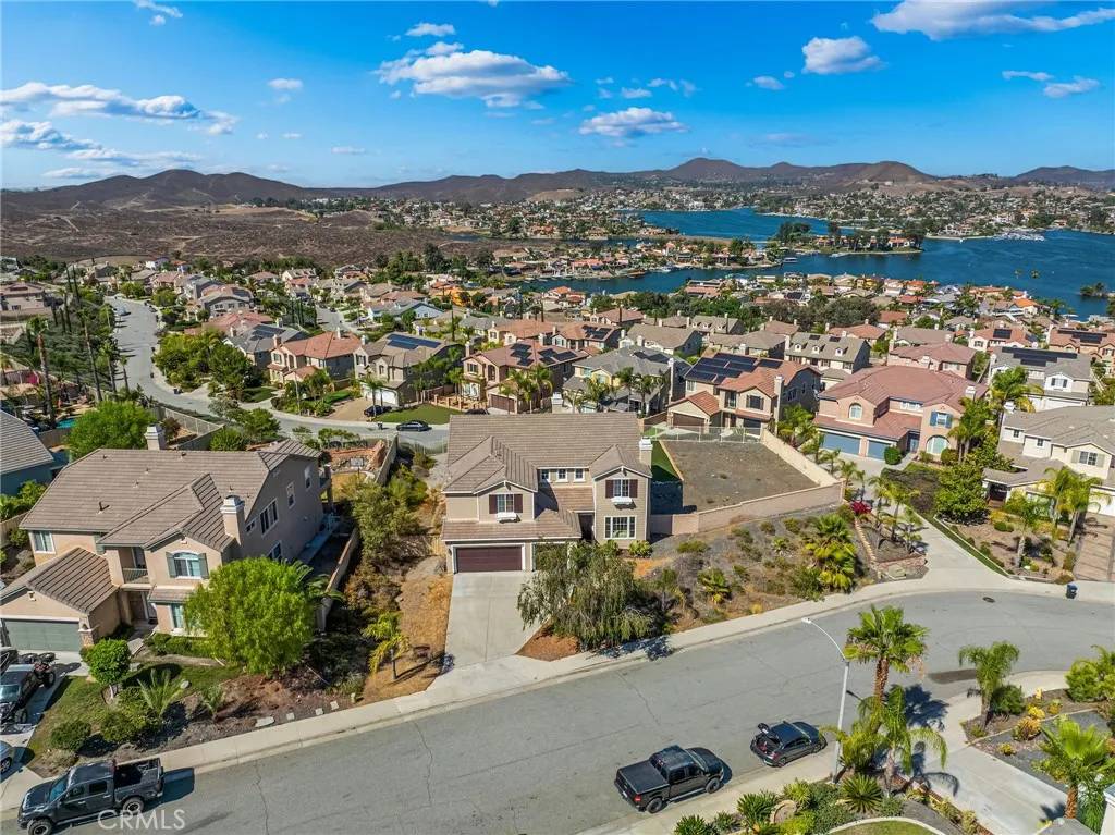 Lake Elsinore, CA 92532,21 Via Palmieki Court