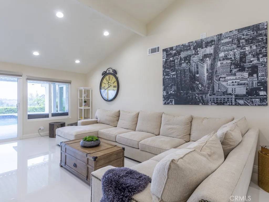 Diamond Bar, CA 91765,3305 Hawkwood Road