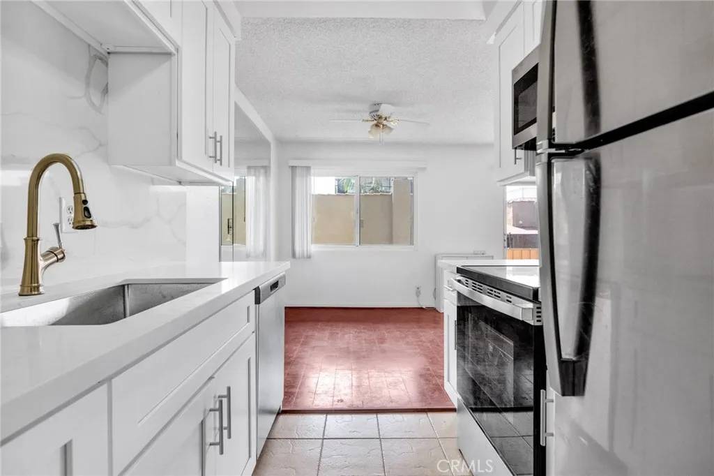 Los Angeles, CA 90036,525 N Sycamore Avenue #326